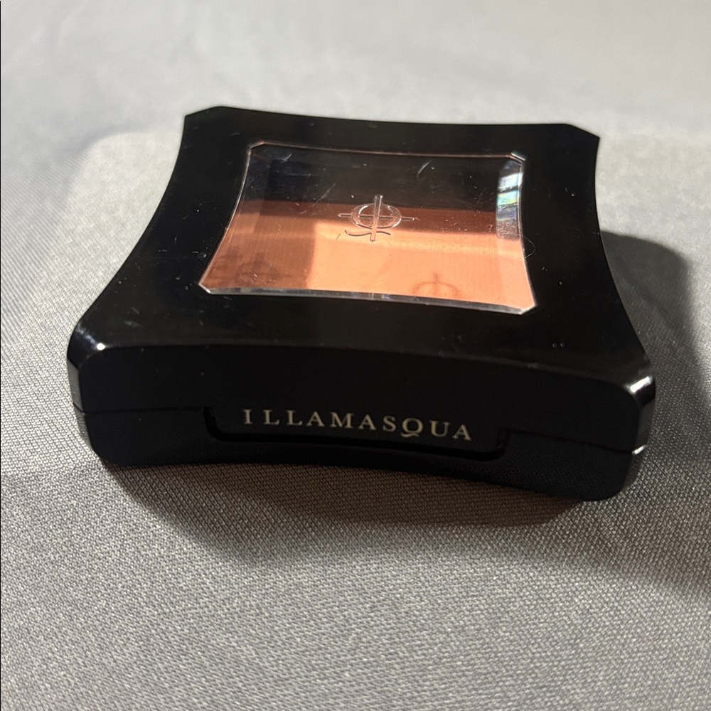 Illamasqua Powder Blusher Lover apricot matte blush discontinued makeup cheek